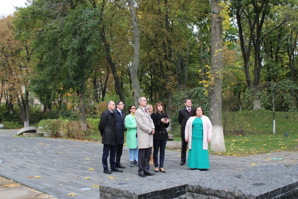Visit of Latvian officials to the “Holodomor Victims Memorial”