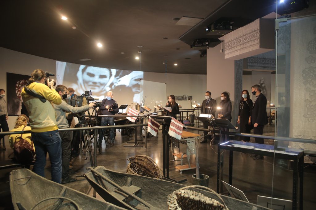 About the Holodomor in the Language of Art: Worldwide Known Exhibition “Mariia” by Lesia Marushchak is now in Kyiv