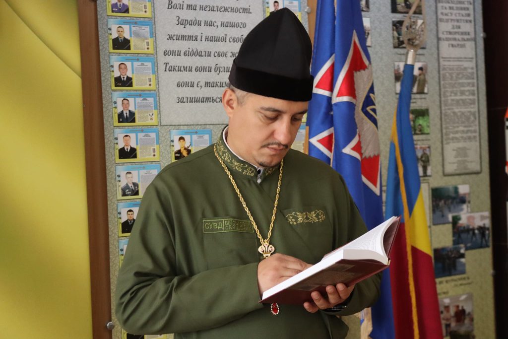 Books about the Holodomor were handed over to the Military Unit 3021 of the National Guard of Ukraine 