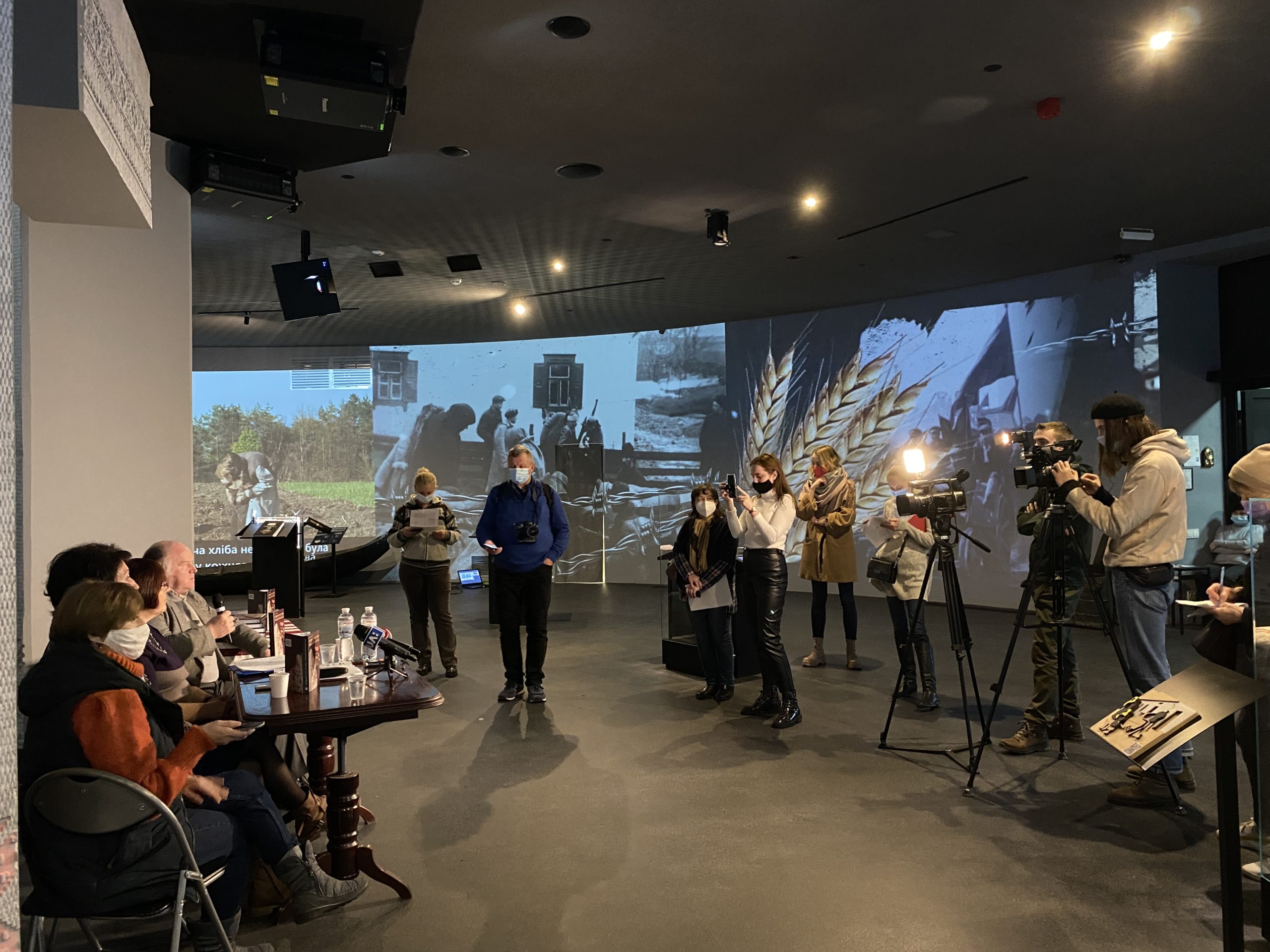 Презентація навчального посібника для вчителів «Голодомор 1932–1933 років — геноцид української нації»