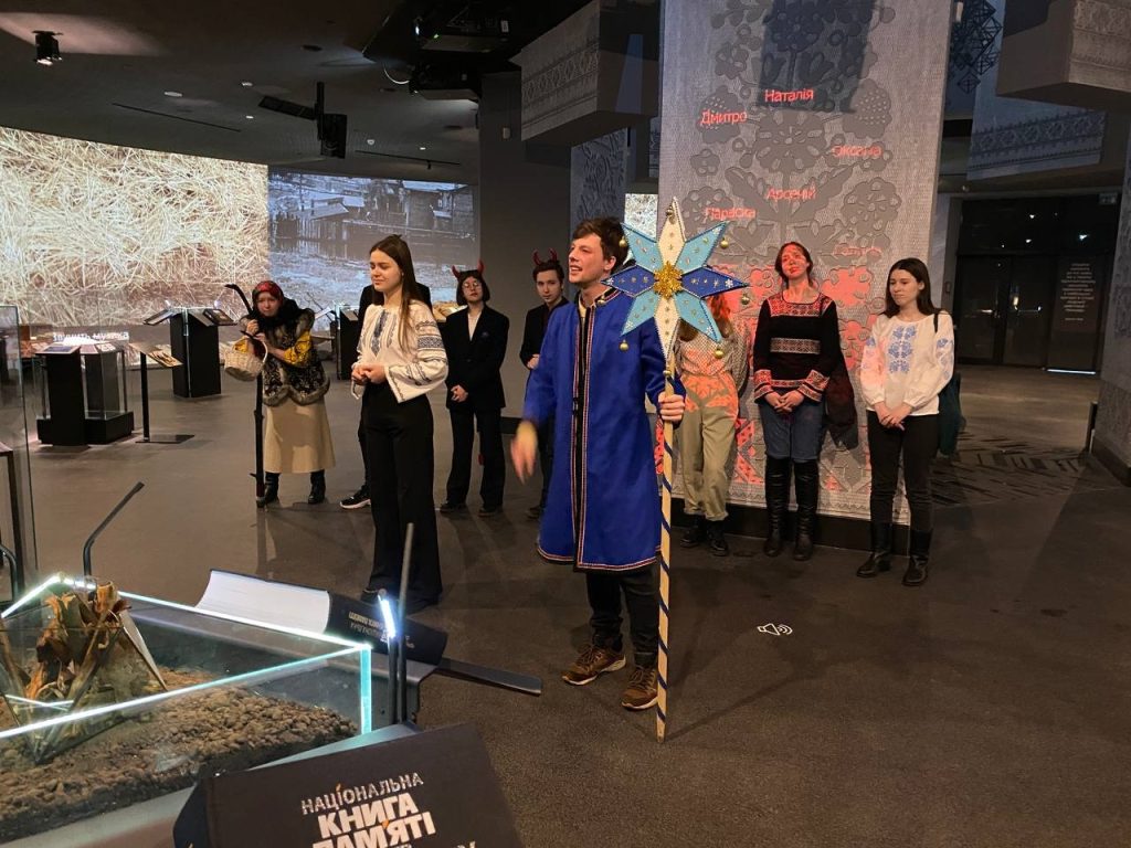 “Nova radist’ stala”(“The New Joy Has Come”): Vertep visited the Holodomor Museum