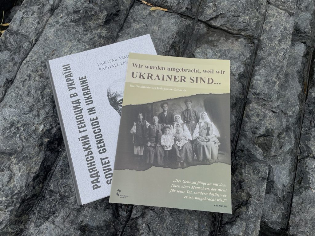 The Holodomor Museum handed over books about the Holodomor to Germany