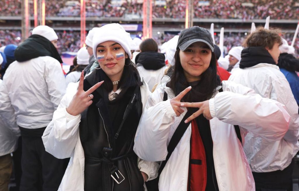 Z and V in Russians’ gestures