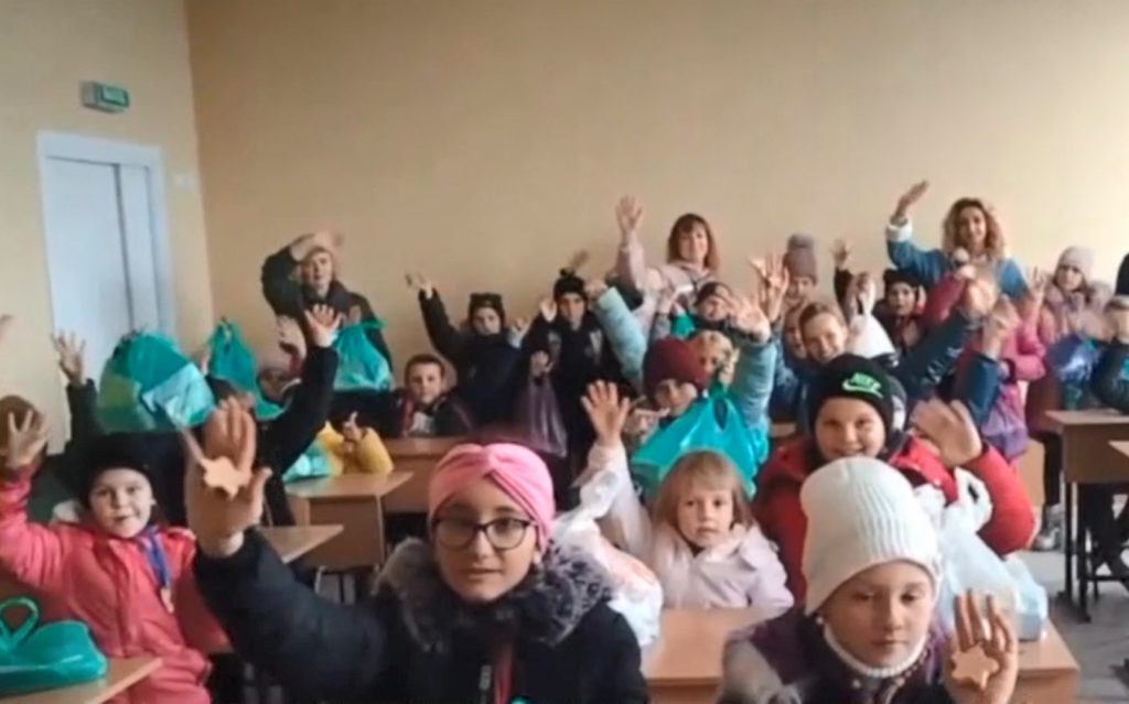 У школах Маріуполя провели урок про держсимволи РФ