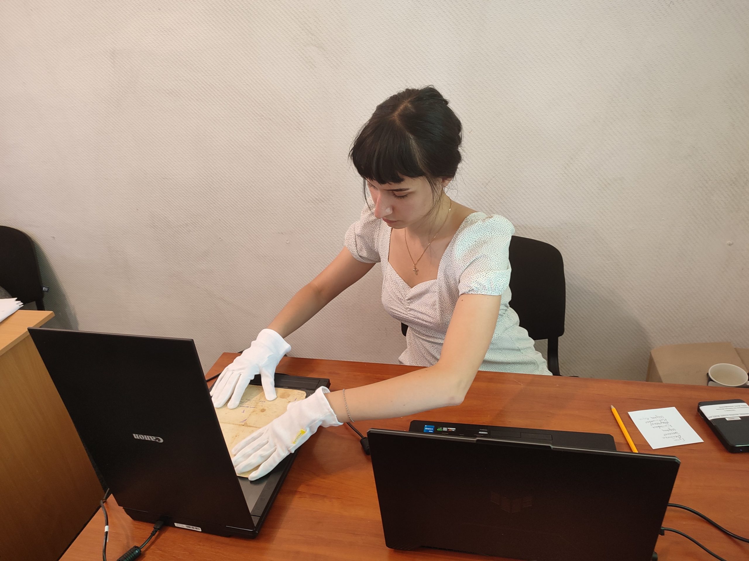 As part of the Memory Savers project, the Holodomor Museum is digitizing the stock collection