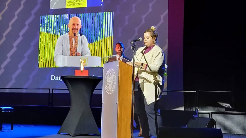Journalist Dmytro Khyliuk received the award conferred by the Platform of European Memory and Conscience
