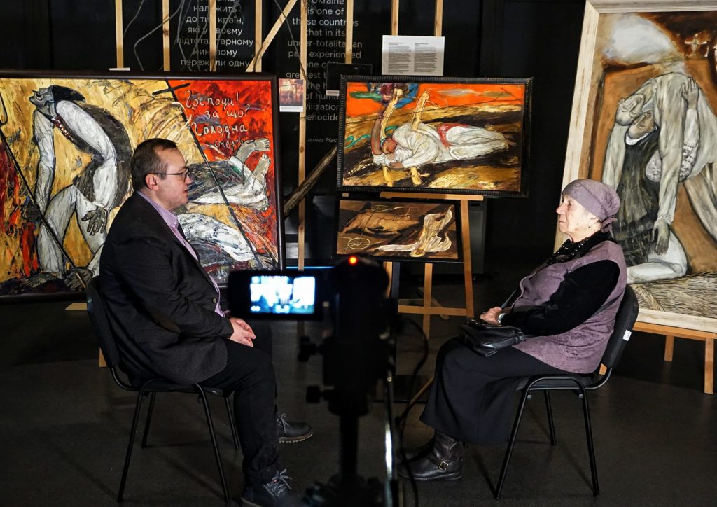Ukrainian artist Vira Barynova-Kuleba visited the Holodomor Museum