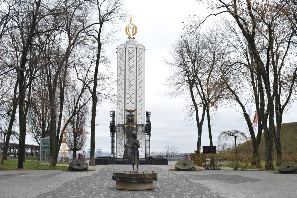 Голодомор-геноцид та масові штучні голоди: в чому різниця?