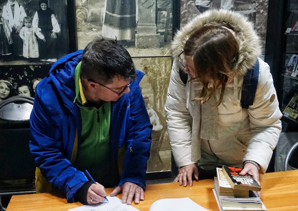 Political scientist Taras Kuzio donated part of his book collection to the museum